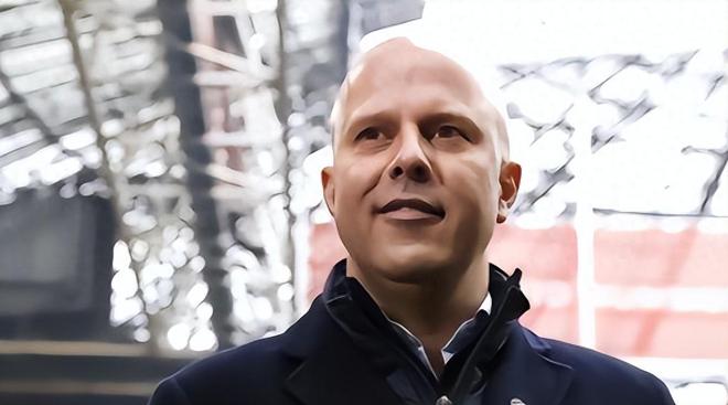 球内外的追 球内外的追