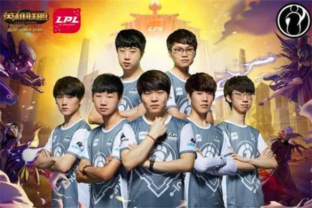 中锋站在弧 中锋站在弧